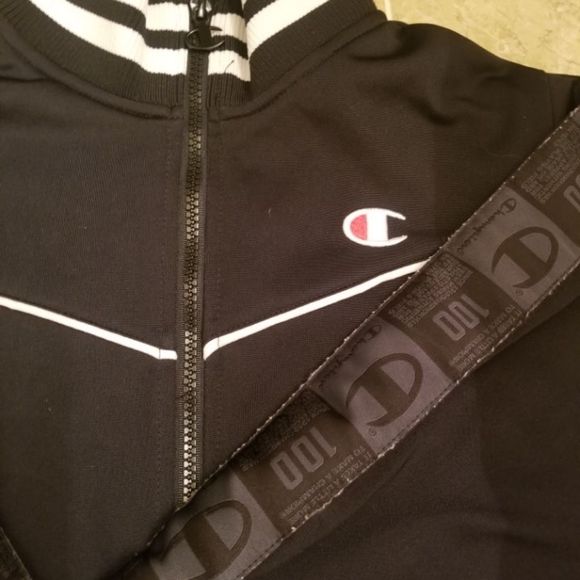 Champion black zip up sweater - Picture 4 of 4
